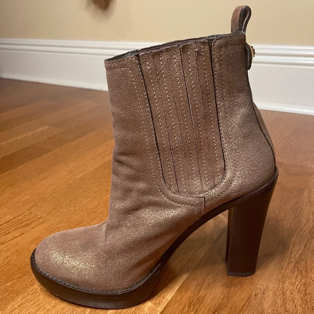 Tory Burch Chelsea Gold Slip On Heeled Boot